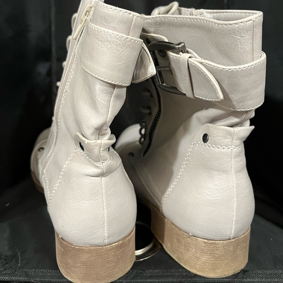 Grey / beige / taupe combat boots - Picture 5 of 5